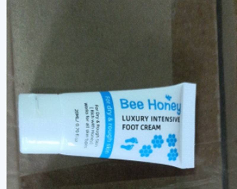 MELORA | Ultra-Repairing Moisturizing Cream (Honey + Urea | Silky Feet and Legs)